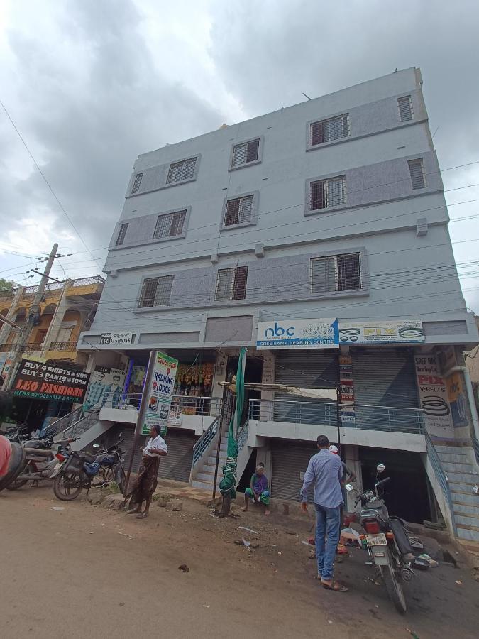Radhika Lodge Bellary Exterior foto